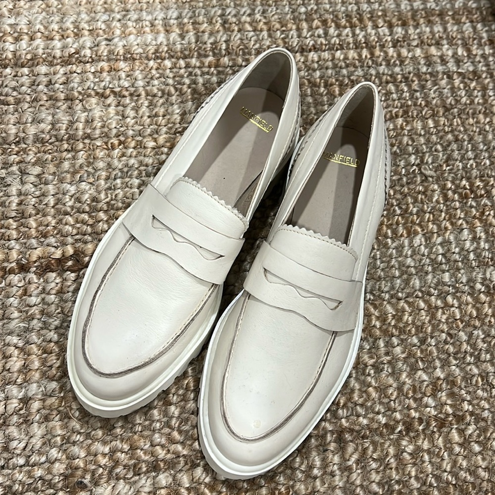 *BRAND NEW* Manfield Loafers